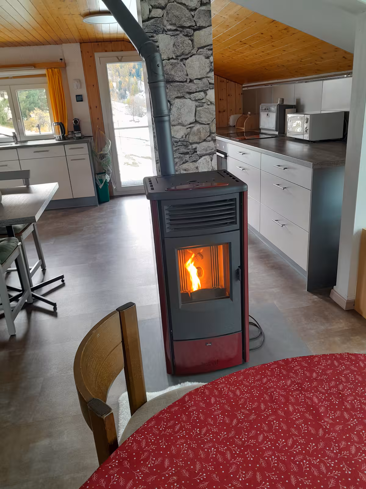 Fortuna Bel-Air – Wohnzimmer mit Kaminofen
