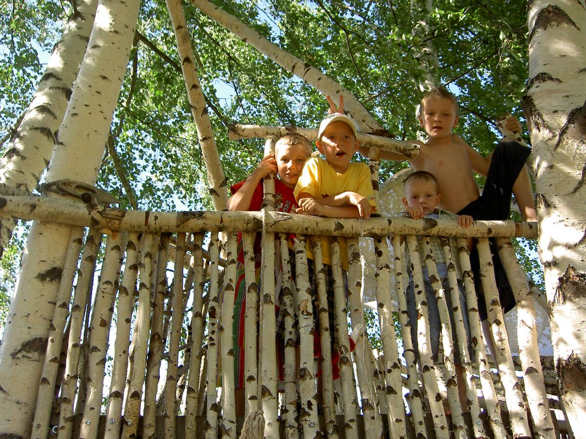 Baumhütte beim Spielplatz